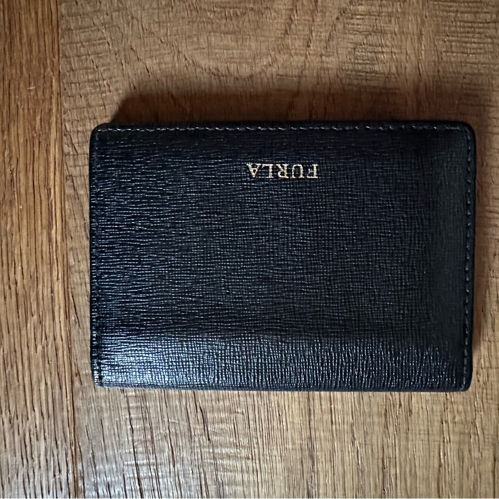Furla Black Leather Wallet Compact and Elegant